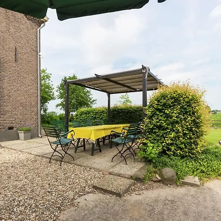Cozy Farmhouse In With Lake Near Casa de Férias Braamt