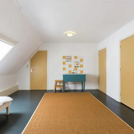 Vakantiehuis Cozy Farmhouse In With Lake Nearby *
